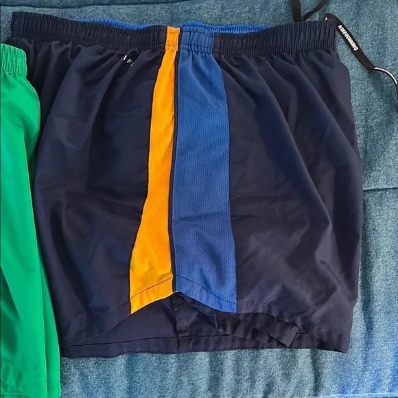 Lot of three Nike running shorts - Picture 12 of 14
